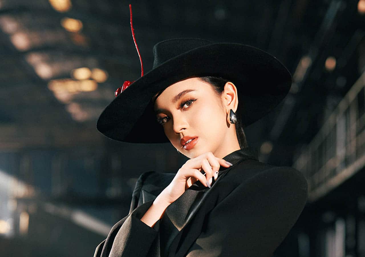 Lyodra Curahkan Isi Hati untuk Mereka yang Menunggu dalam Ketidakpastian Lewat Singel “Bodohnya Aku”