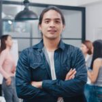 Profesional muda wajib tahu. Ini 23 tips karier yang bisa membantu Anda berkembang lebih cepat dan membangun masa depan yang sukses.